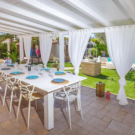 Luxury At At 390 Meters About From The With Private Swimming Pool * Pozzallo