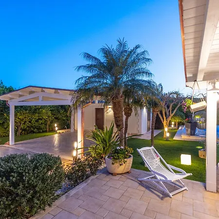 Villa Luxury At At 390 Meters About From The With Private Swimming Pool Pozzallo