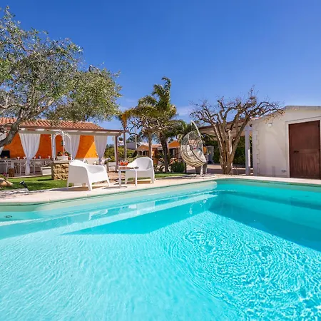 Luxury At At 390 Meters About From The With Private Swimming Pool *