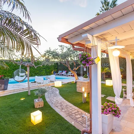 Luxury At At 390 Meters About From The With Private Swimming Pool Pozzallo