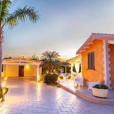 Luxury At At 390 Meters About From The With Private Swimming Pool Pozzallo