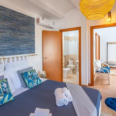 Villa Luxury At At 390 Meters About From The With Private Swimming Pool *