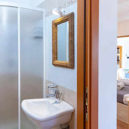 Villa Luxury At At 390 Meters About From The With Private Swimming Pool *